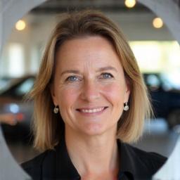 Portrait von Sabine Keller, Kundenberaterin bei EliteAutomobili AG
